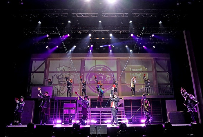 『FAKE MOTION –THE SUPER STAGE–』　（C)汐留ヱビス商店街 （C)FAKE MOTION -THE SUPER STAGE-製作委員会