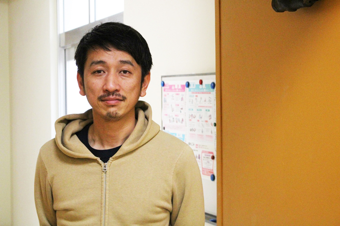 岩井秀人（撮影:上村由紀子）