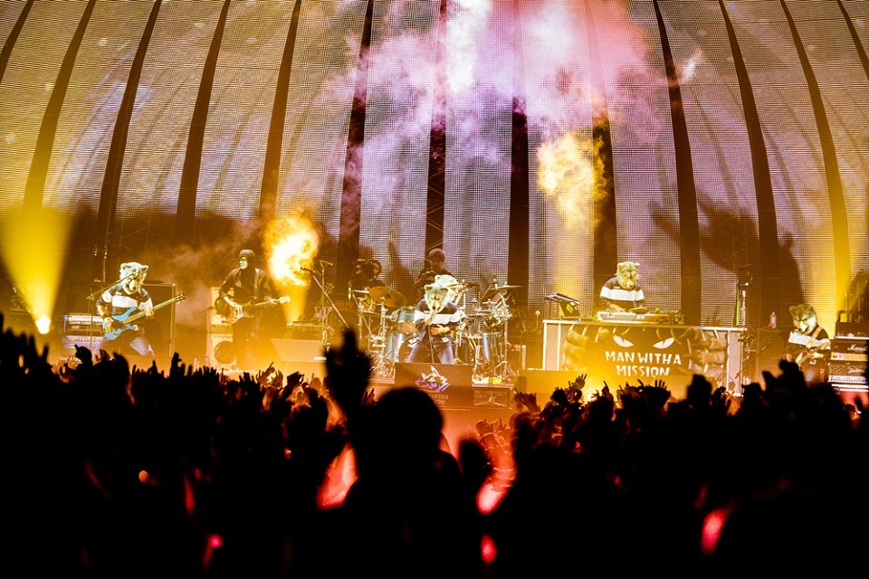 MAN WITH A MISSION 撮影＝Nobuyuki Kobayashi、Daisuke Sakai(FYD inc.)