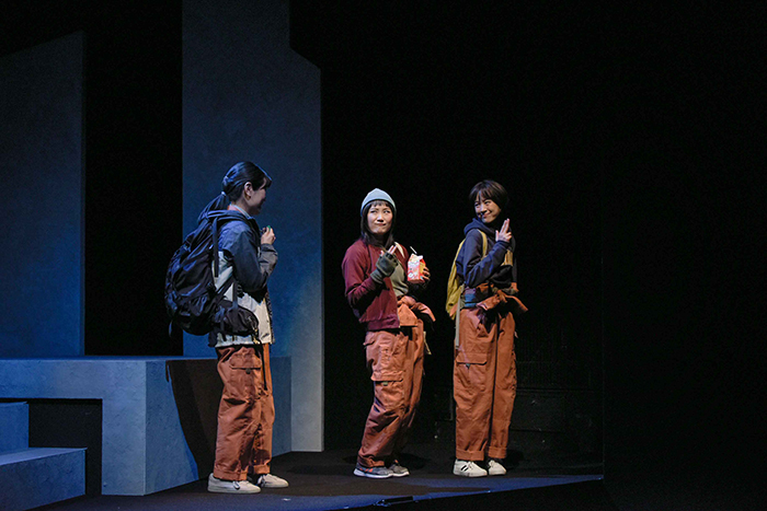 ベッド＆メイキングス 第6回公演『こそぎ落としの明け暮れ』 撮影：露木聡子