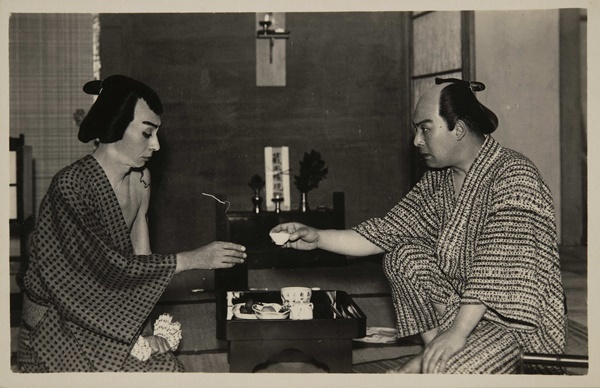 『心闇軒蝙蝠』昭和8[1933]年7月歌舞伎座（右）佐渡屋徳蔵（尾上菊五郎）（左）遊人蝙蝠の清吉（市村羽左衛門）