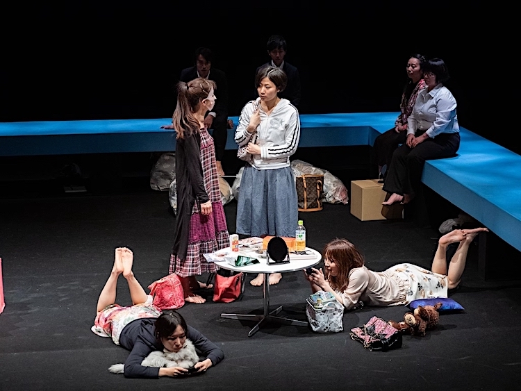 ホニホニマー舎『超現代』試演会Ⅱ／三重県文化会館小ホール　2020年3月の上演風景より　　撮影：松原豊