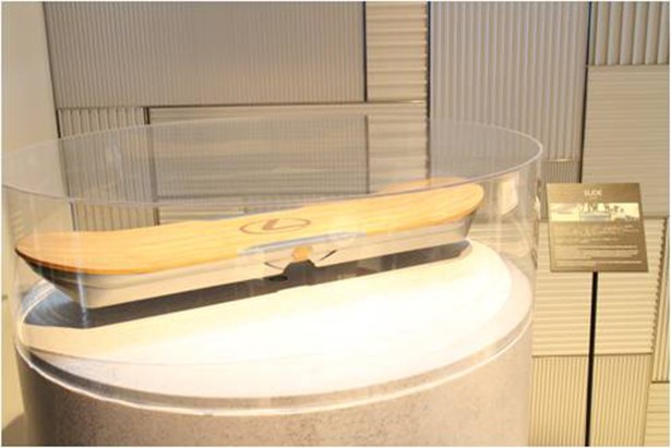 レクサスカフェが浮遊するホバーボードを特別展示 Spice エンタメ特化型情報メディア スパイス