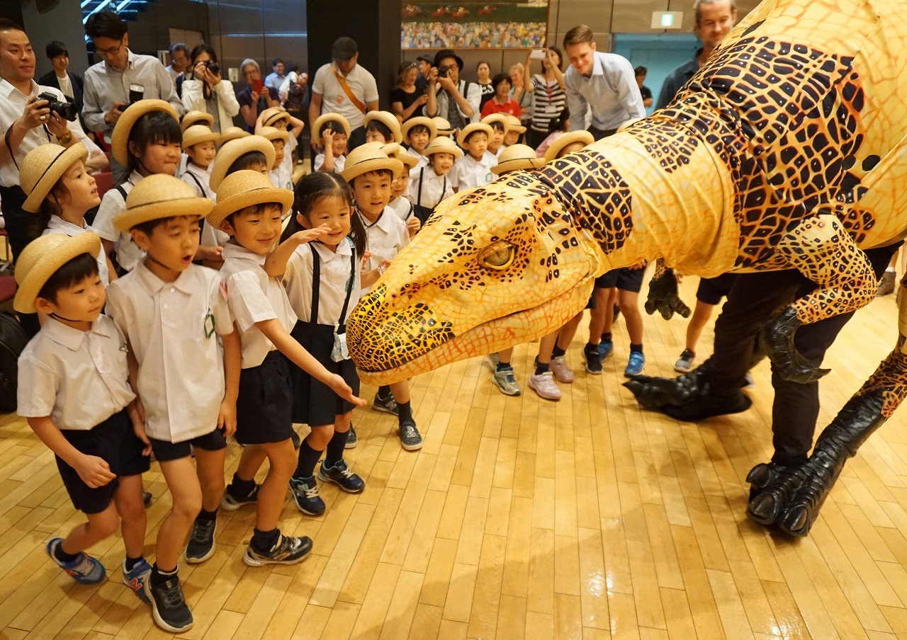 体験型リアル恐竜ショー『恐竜どうぶつ園2019』プレイベント開催、4