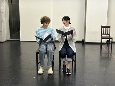 前田美波里＆生駒里奈が初共演するリーディングドラマ『西の魔女が死んだ』　演出の笹部博司による稽古場レポートが公開