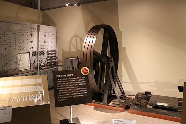 「最古の地震振動装置」　1929（昭和４）年、東京工業大学博物館所蔵