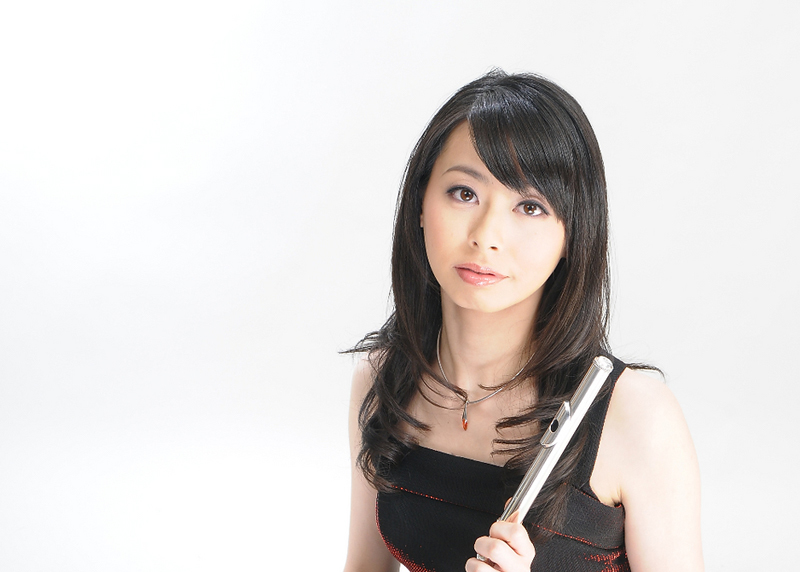Kaori WAKABAYASHI   ／Photo : Naoya Yamaguchi　Hair & Make up: Yukiko Yokomizo　(Studio☆Di:VA)