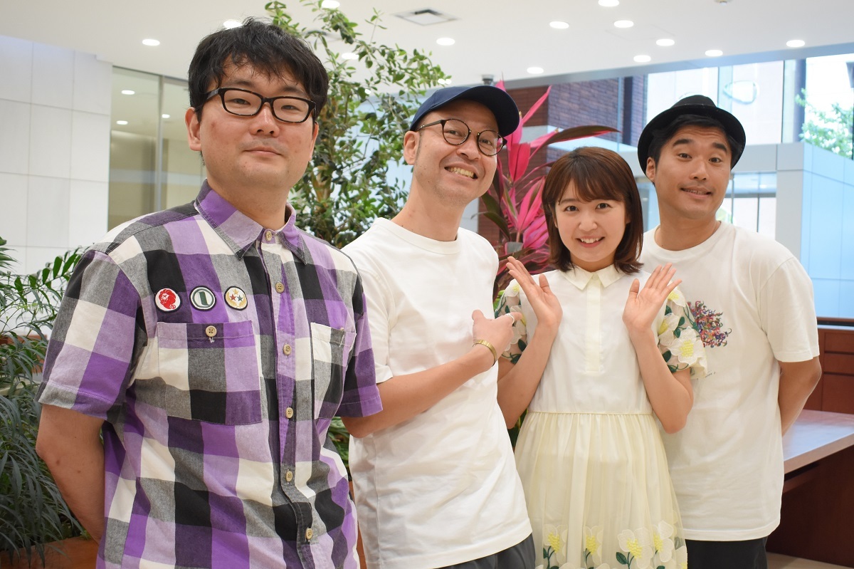 （左から） 伊達さん、飯野智司、惣田紗莉渚（SKE48）、加賀成一