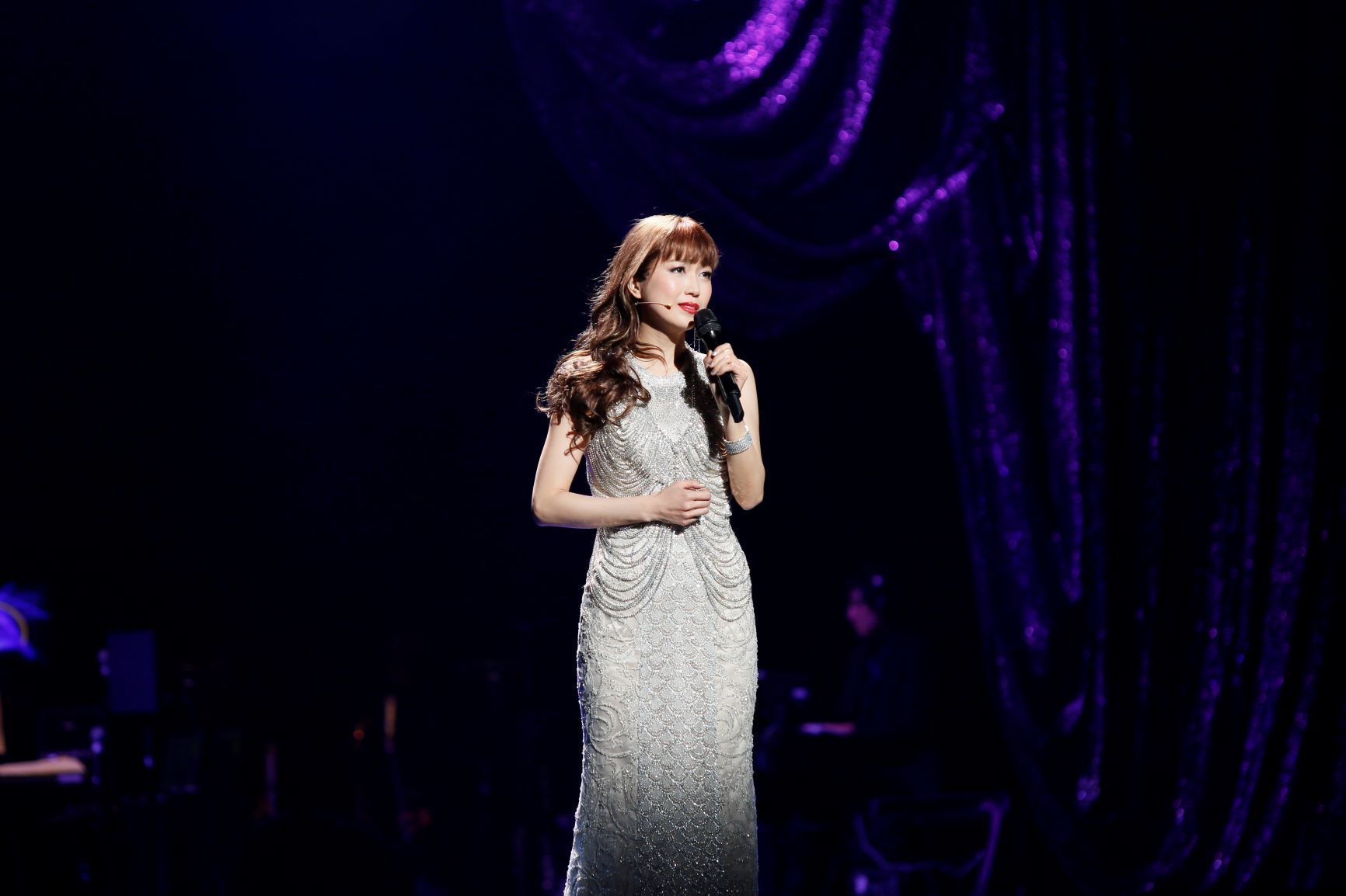 新妻聖子ver. 撮影＝岸隆子（Studio Elenish）