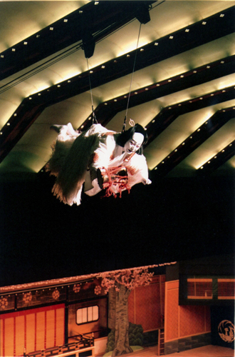 『義経千本桜　川連法眼館』佐藤忠信実は源九郎狐（1998年7月歌舞伎座） ⓒ松竹（無断転載禁止）