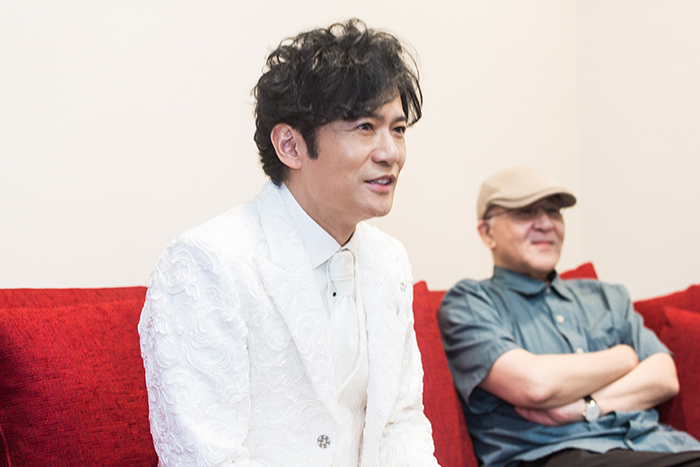 （左から）稲垣吾郎、鈴木聡