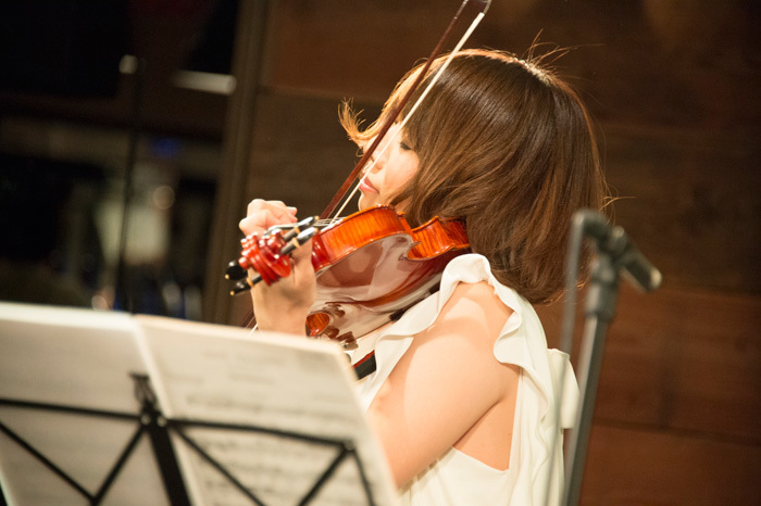 松田理奈(Vln)　 撮影：平田貴章