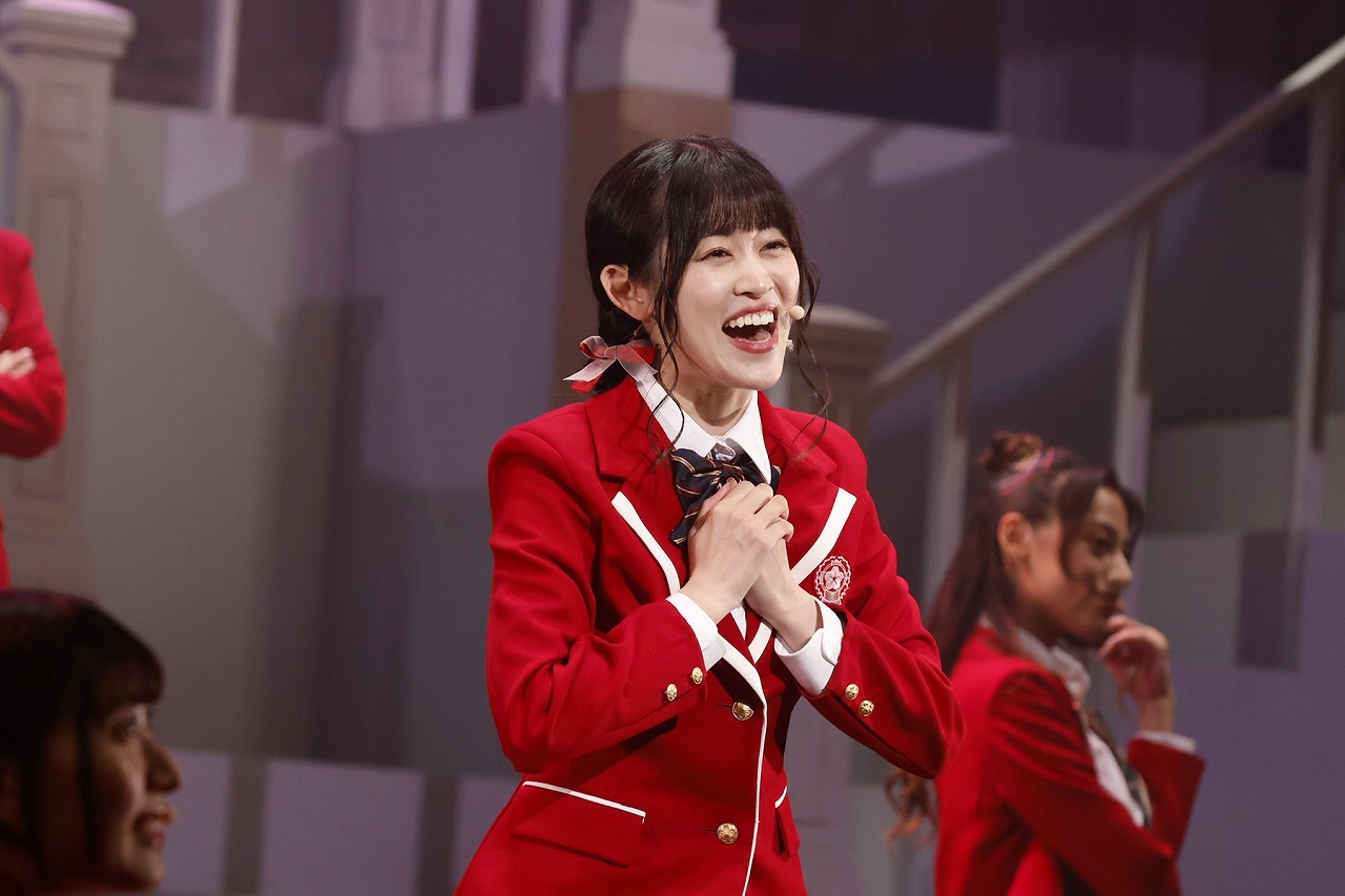 鈴賀レナ役：鈴木まゆり