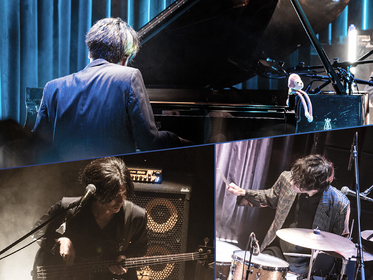 まらしぃ、堀江晶太（kemu）＆ゆーまお（ヒトリエ）とピアノトリオライブを開催　『marasy, Shota Horie, Yumao at Billboard Live』