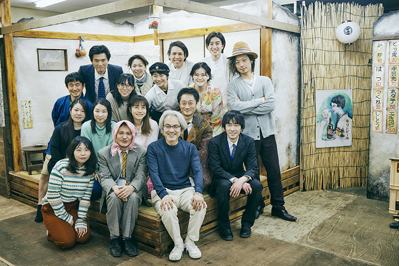 （上段左より右へ螺旋順に）藤森宗、西間木美希、春田玲緒、岩田陽彦、全原徳和、福原由加里、升田愛、加藤野奈、重村大介、壷阪麻里子、大鶴美仁音、藤井由紀、稲荷卓央、岡田優、久保井研、友寄有司、金子望乃