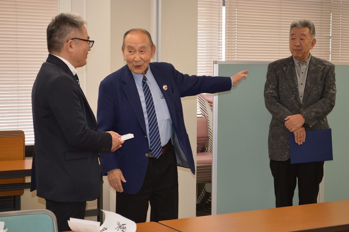 （写真左から）都留氏、新間氏、大倉氏