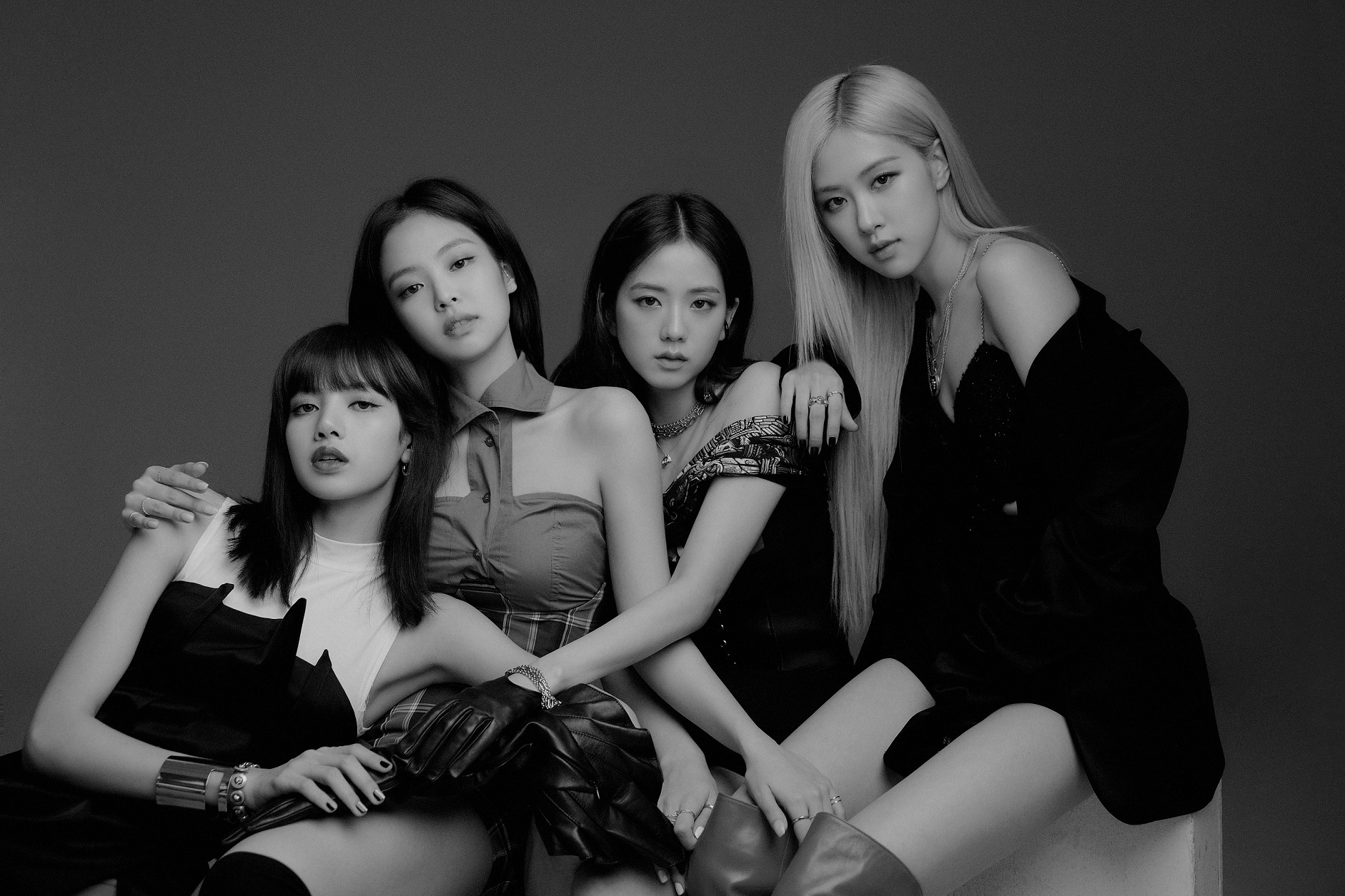 Блэк пинк продлять контракт. Блэк Пинк 2020. BLACKPINK born Pink. BLACKPINK фото 2022. Black Pink 2022 born Pink.