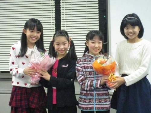 黒川桃花、河内桃子、池田葵、前田優奈