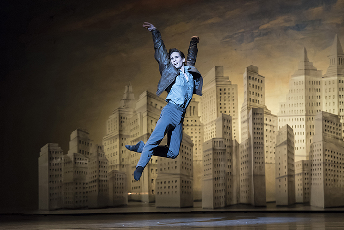 「不安の時代」Tristan Dyer in Liam Scarlett's The Age of Anxiety ©ROH 2014. Photographed by BIll Cooper