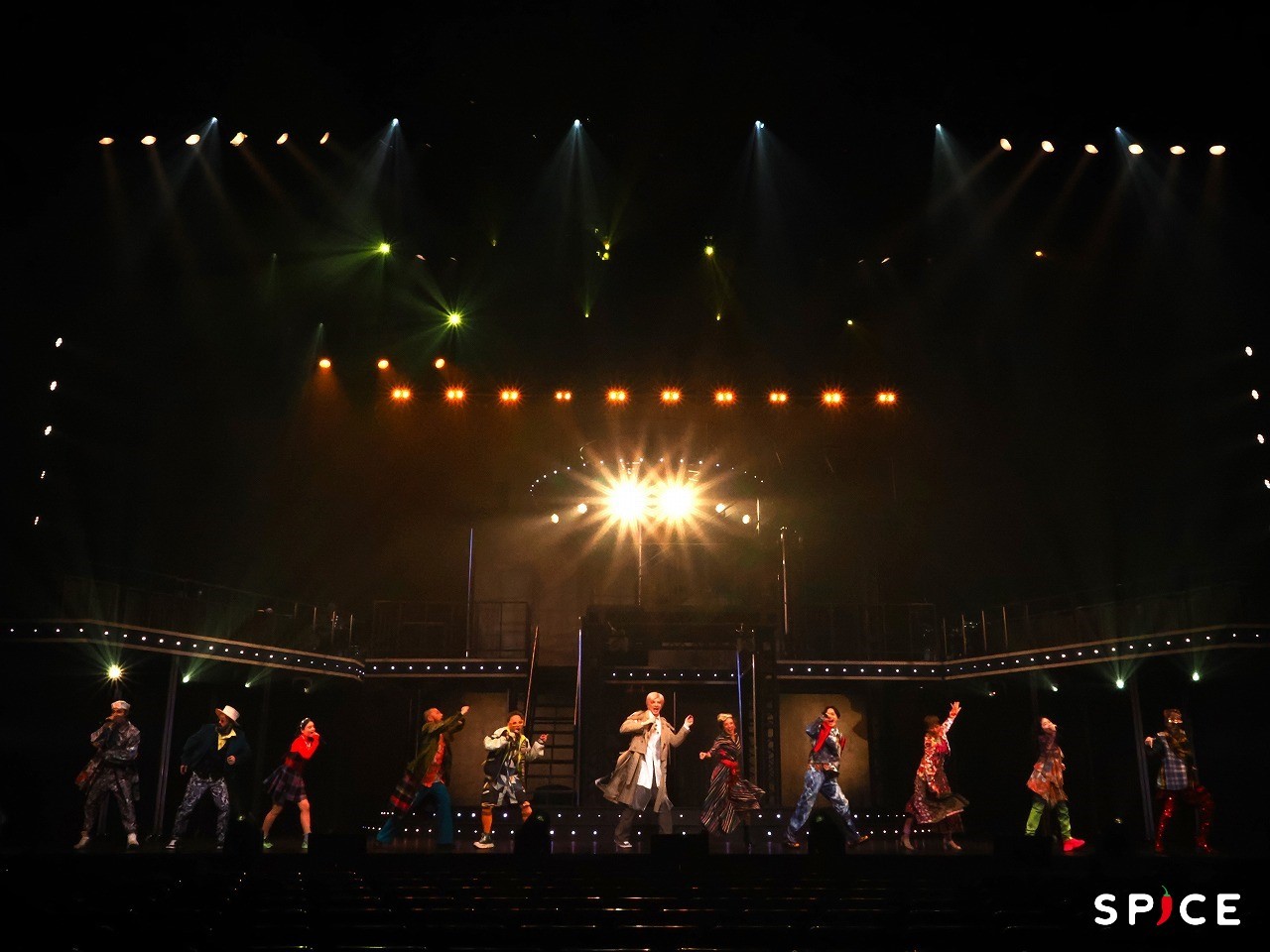 『TOKYO〜the city of music and love〜』舞台写真           　　　　 (C)ヒダキトモコ