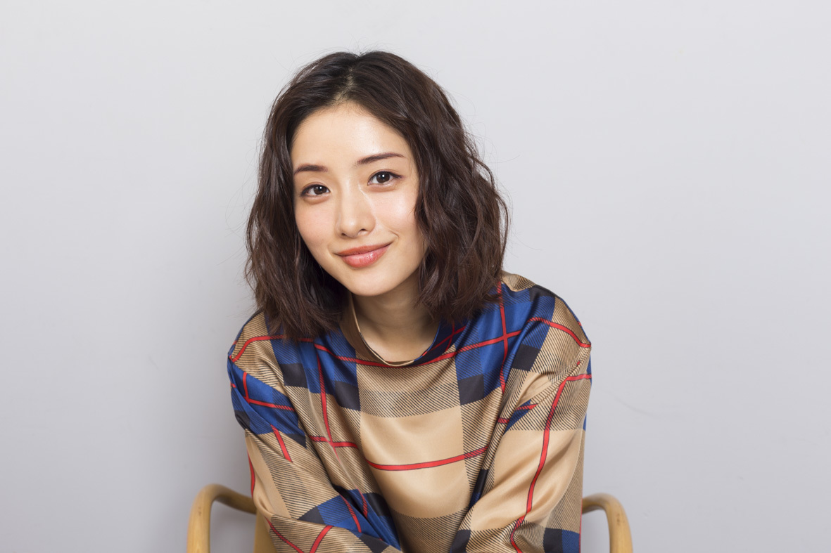 石原さとみ『密やかな結晶』 撮影＝山越隼