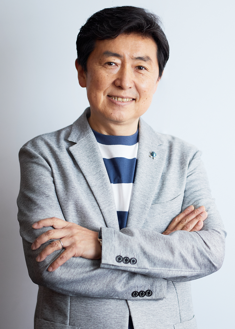 笠井信輔               （C)河内 彩
