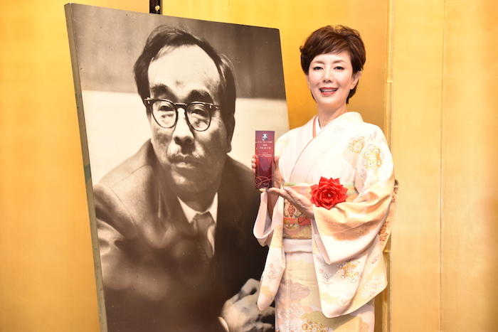 第43回菊田一夫演劇賞を受賞した戸田恵子
