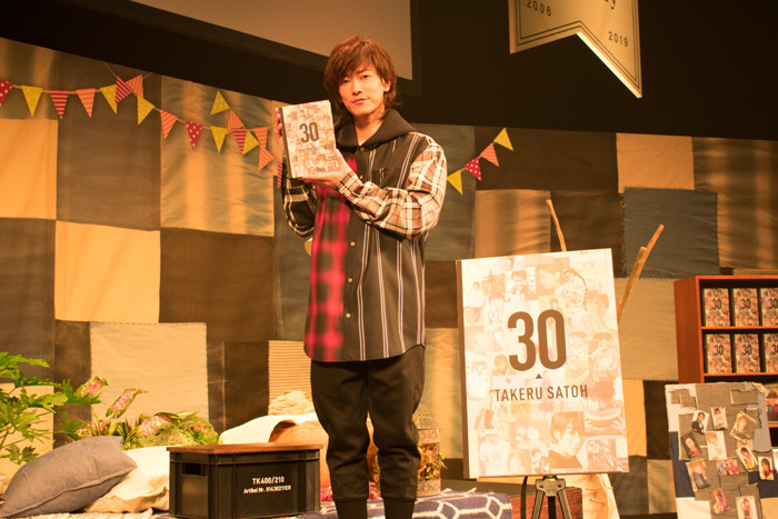 30歳をファンとお祝い！ 20年先もずっと変わらぬ絆を～「佐藤健 30th ANNIVERSARY EVENT」レポート | SPICE -  エンタメ特化型情報メディア スパイス