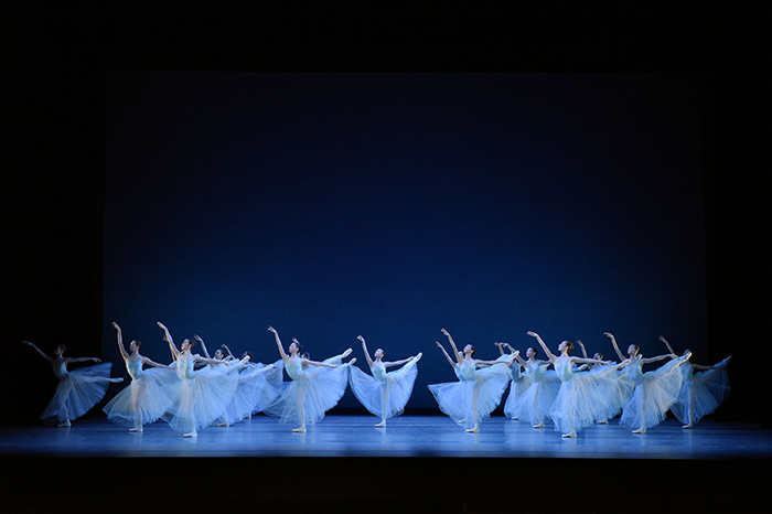 「セレナーデ」  ©The George Balanchine Trust