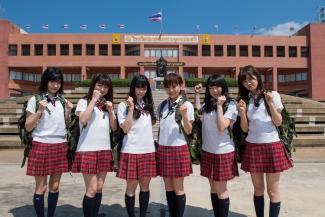 『AKB48 ネ申テレビ 甘えた自分にローキック！タイ陸軍士官学校入学』 （C）東北新社