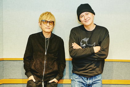 スガ シカオが語る長年ハマっている沼、そして26周年記念ライブへの想いーーポッドキャスト『NUmile』ゲストで登場