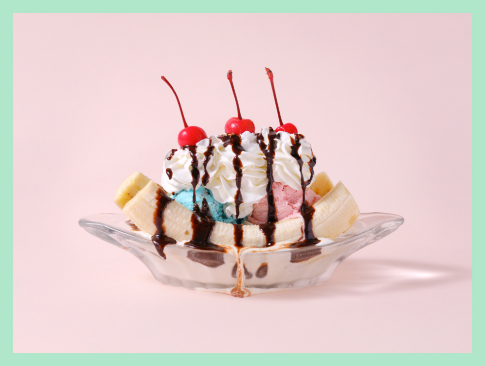 ウェス・アンダーソンすぎる風景展 in 渋谷 × Hohokam DINER 「ウェス・アンダーソンすぎるバナナスプリット」1,500円(税込)