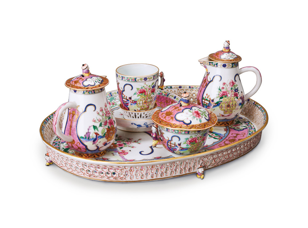 色絵金彩「皇帝」文コーヒーセット 1860年頃 ブダペスト国立工芸美術館蔵