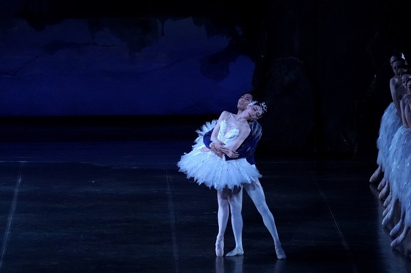 K-BALLET TOKYO Spring Tour 2025 『白鳥の湖』日髙世菜、山本雅也 　　　　　　　　(C)K-BALLET TOKYO