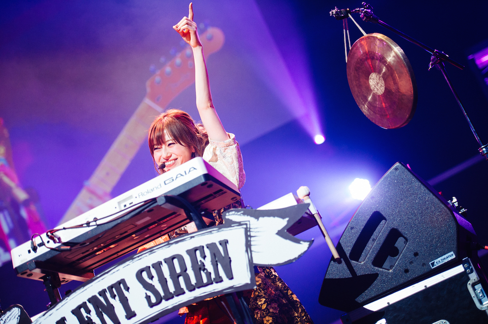 SILENT SIREN　撮影＝ハタサトシ