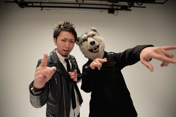 左からMAH（SiM）、Jean-Ken Johnny（MAN WITH A MISSION）。