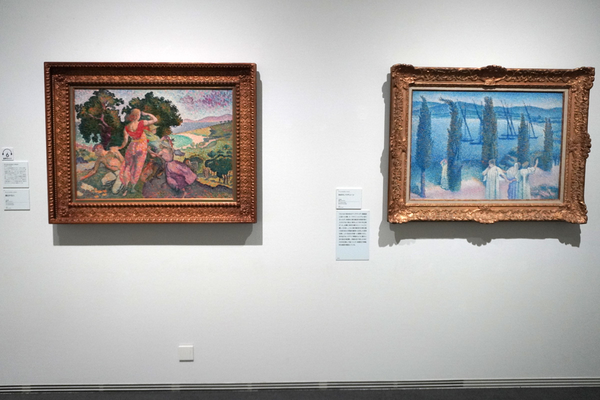 左：アンリ=エドモン・クロス《遠出する人》1894　油彩、カンヴァス　右：アンリ=エドモン・クロス《糸杉のノクチューン》1896　油彩・カンヴァス