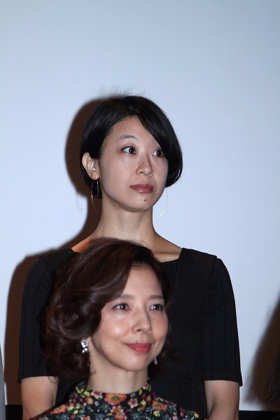 奥野美和（後列）