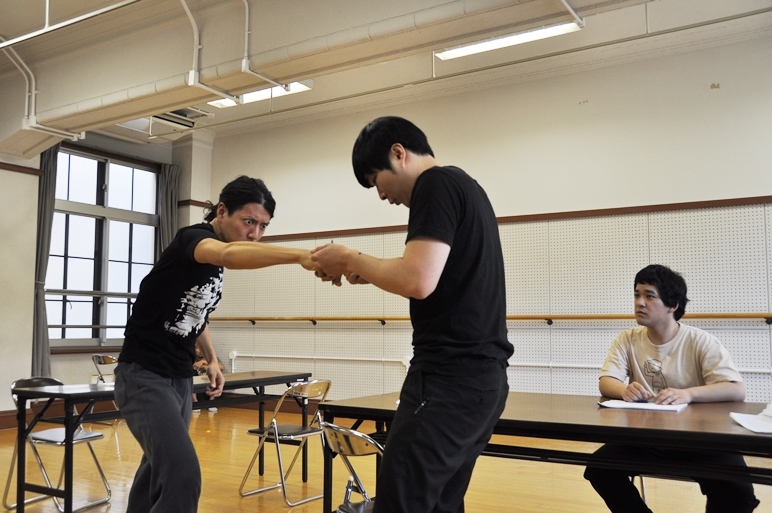 登場人物はドイツ人の設定だが、正木のみ日本人の役。ここでは日本の技を活かしてあることを…？ ［撮影］吉永美和子