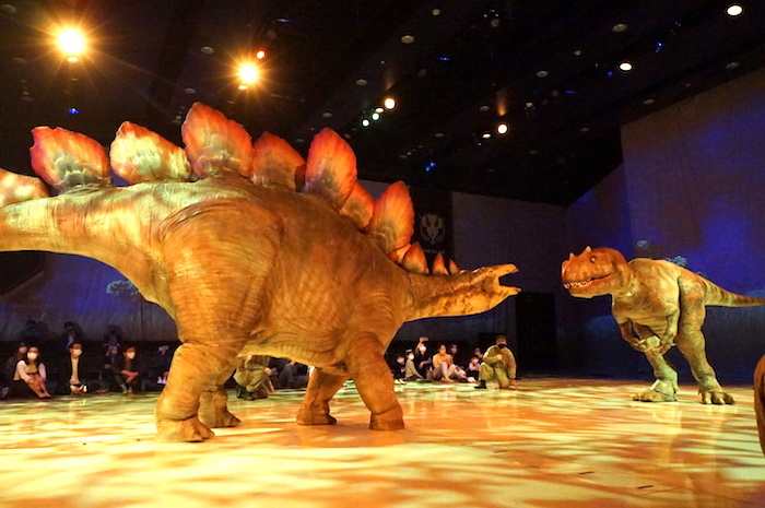 ステゴサウルスVSアロサウルス