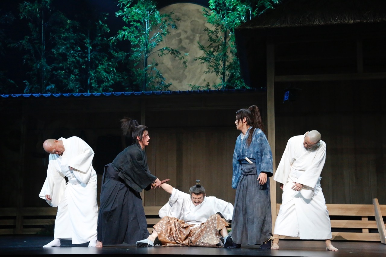 前回公演の舞台写真 (C)ホリプロ