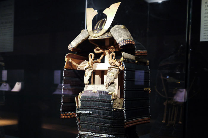 国宝 黒韋威伊予札胴丸│南北朝～室町時代・14世紀 春日大社 展示期間:1/17～2/19