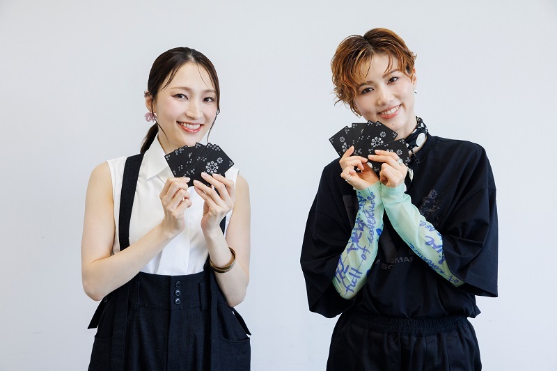 （左から）望海風斗、彩風咲奈