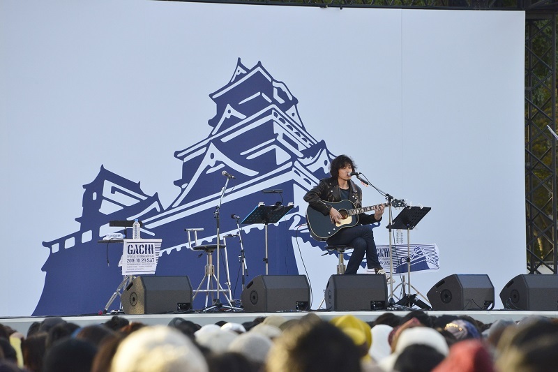 『浜崎貴司 集まれ！ オールクマモト GACHIスペシャル in 熊本城』(C)MICHIHARU BABA / AYAHA FUJII