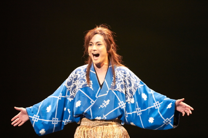 『TARO URASHIMA』（撮影：岩間 辰徳）