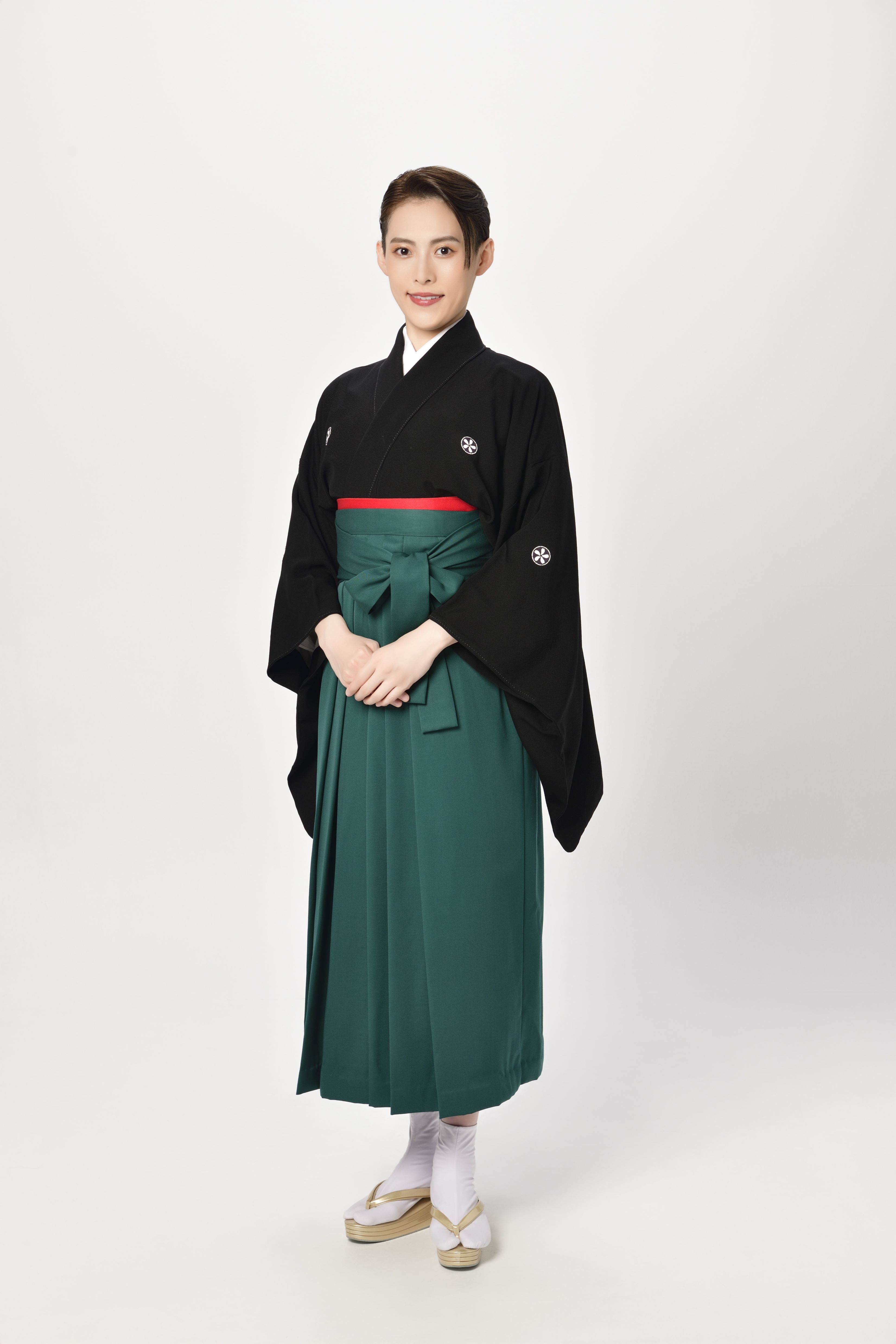 翼和希 (c)OSK日本歌劇団
