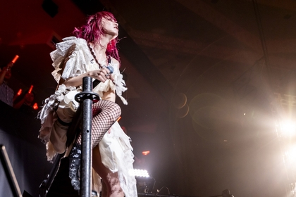 LiSA ソロデビュー14周年を自身13回目の武道館公演で祝福　9月より開催の全国ホールツアー先行受付が開始