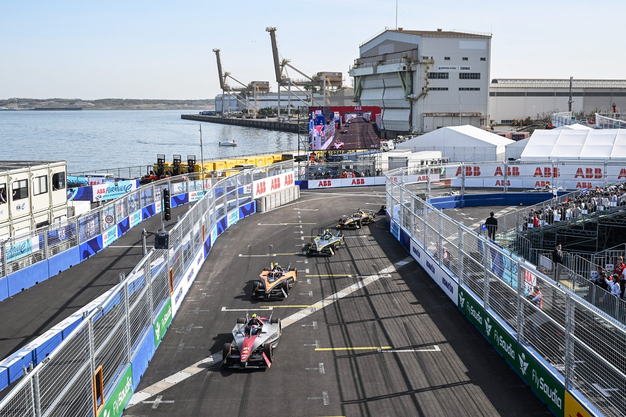 コースは東京ビッグサイト周辺に特設される　＊写真は前回大会の模様