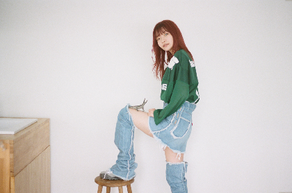 halca、8月発売のニューシングル「誰彼スクランブル / あれこれドラスティック feat. 鈴木愛奈」のジャケット写真と新アーティスト写真を公開