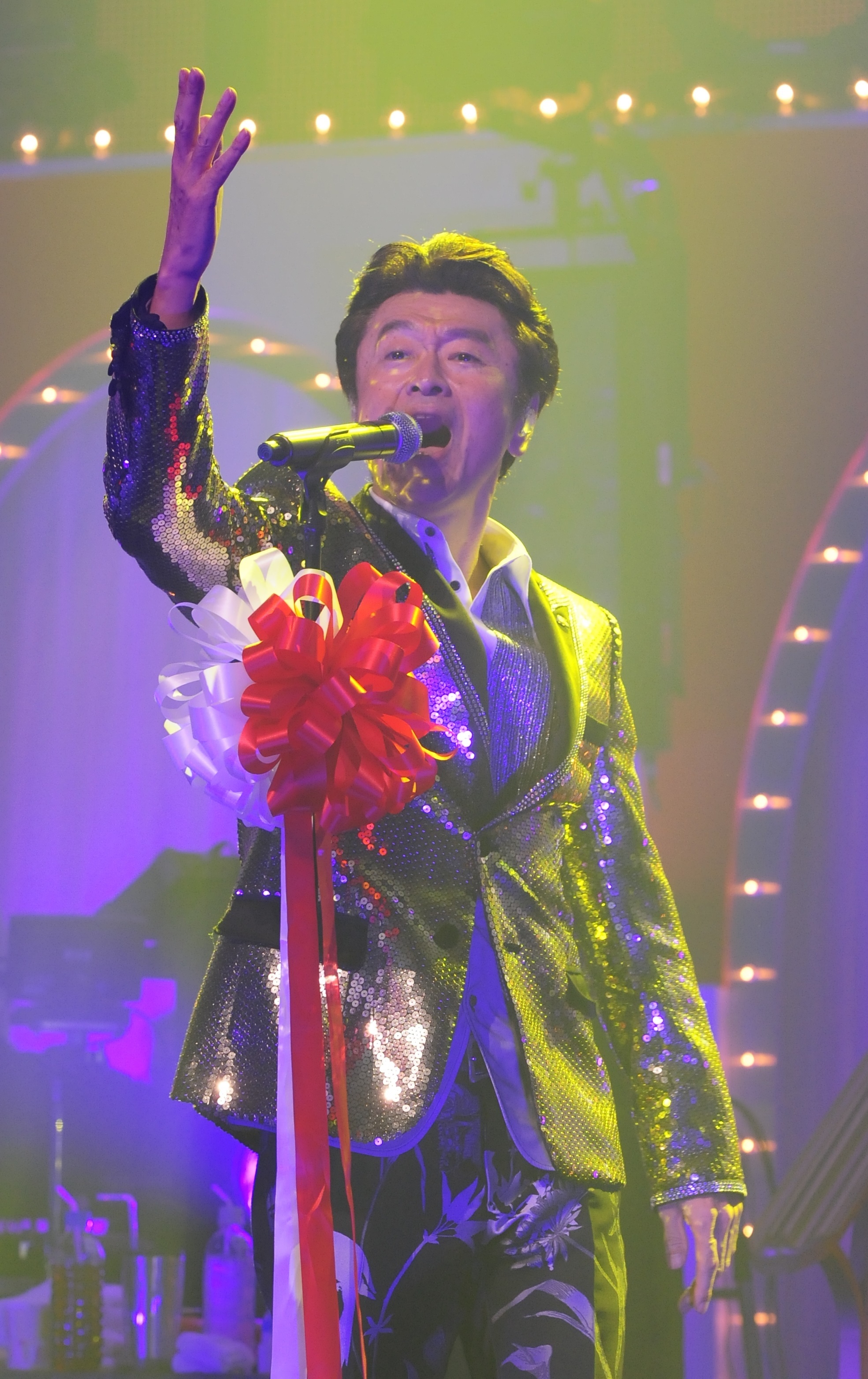 ここに完結全１７１曲桑田佳祐、ひとり紅白歌合戦